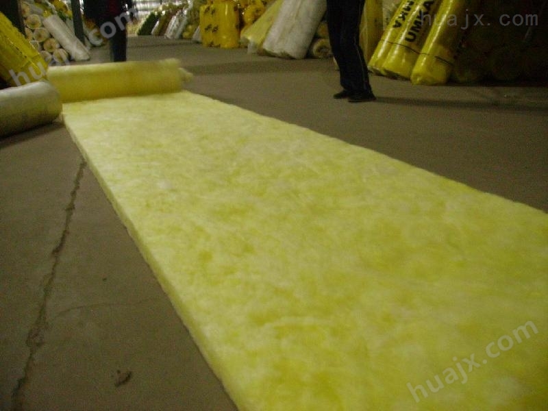 玻璃棉卷毡、、16Kg100mm厚离心玻璃棉毡的每平方米价格